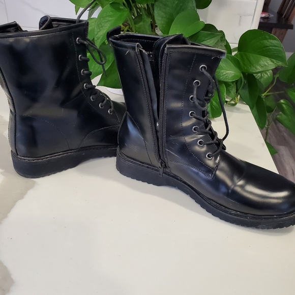 Ankle boots - Picture 1 of 5